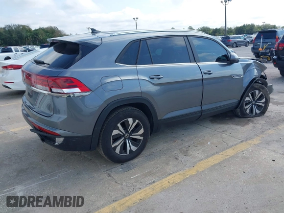 2024 Volkswagen Atlas SE with VIN 1V2DE2CA9RC250981, listed as a IAAI auction lot 41487466 with 10,021 mi miles and . Bid and sale history available at DreamBid. Image 4.