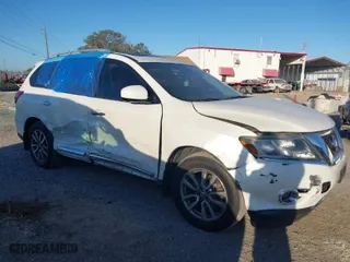 2015 Nissan Pathfinder Platinum with VIN 5N1AR2MM2FC701578, listed as a IAAI auction lot 41300066 with 135,680 mi miles. Bid and sale history available at carsss.com. Image 1.