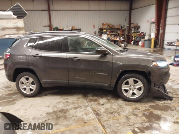 2022 Jeep Compass Altitude with VIN 3C4NJDBB3NT126047, listed as a IAAI auction lot 41570980 with 39,896 mi miles and . Bid and sale history available at DreamBid. Image 14.