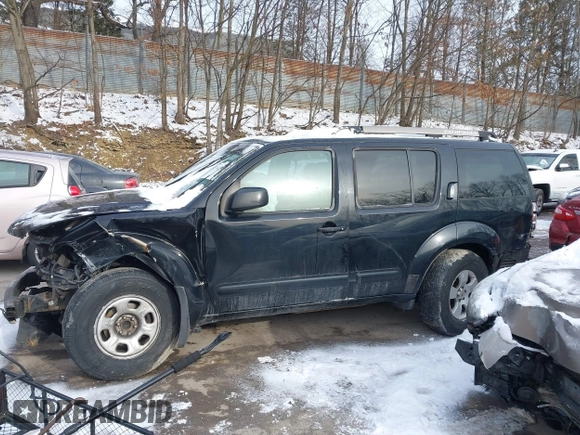 2005 Nissan Pathfinder SE with VIN 5N1AR18U85C756782, listed as a IAAI auction lot 41278886 with 209,555 mi miles. Bid and sale history available at carsss.com. Image 15.