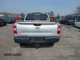 2017 Nissan Titan SV z VIN 1N6AA1EJ0HN559519, wystawiony jako IAAI lot #41798623 z przebiegiem 116 292 mil mil oraz . Historia ofert i sprzedaży dostępna na DreamBid. Obrazek 16.