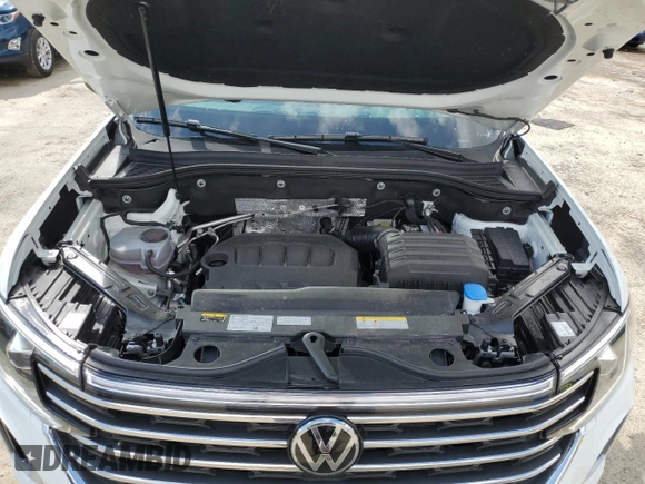 2024 Volkswagen Atlas SE with VIN 1V2KR2CA0RC551778, listed as a Copart auction lot 55583095 with 10,854 mi miles and Salvage title. Bid and sale history available at DreamBid. Image 11.