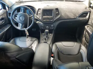2019 Jeep Cherokee Altitude z VIN 1C4PJMLB2KD128025, wystawiony jako Copart lot #58207304 z przebiegiem 79 743 mil mil oraz Szkoda całkowita • Salvage title. Historia ofert i sprzedaży dostępna na DreamBid. Obrazek 8.