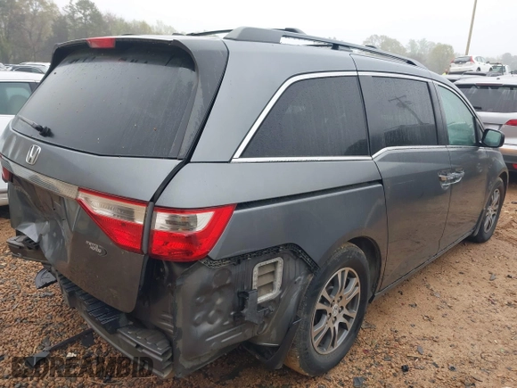 2011 Honda Odyssey EX-L with VIN 5FNRL5H66BB103352, listed as a IAAI auction lot 41901832 with 238,727 mi miles and . Bid and sale history available at carsss.com. Image 4.