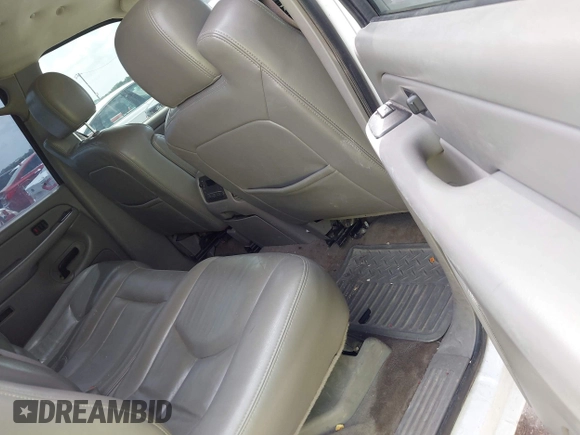 2006 GMC Sierra 1500 SLE1 z VIN 2GTEC13T761203750, wystawiony jako IAAI lot #42551208 z przebiegiem 178 617 mil mil oraz . Historia ofert i sprzedaży dostępna na DreamBid. Obrazek 8.