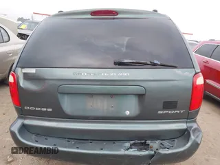 2002 Dodge Caravan Sport with VIN 2B4GP44R22R587446, listed as a IAAI auction lot 41472213 with 241,703 mi miles and . Bid and sale history available at carsss.com. Image 16.