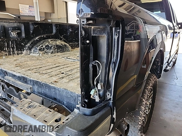 2019 Ford F-250 XL with VIN 1FT7W2BT0KED41596, listed as a IAAI auction lot 42727923 with 246,034 mi miles and . Bid and sale history available at DreamBid. Image 2.
