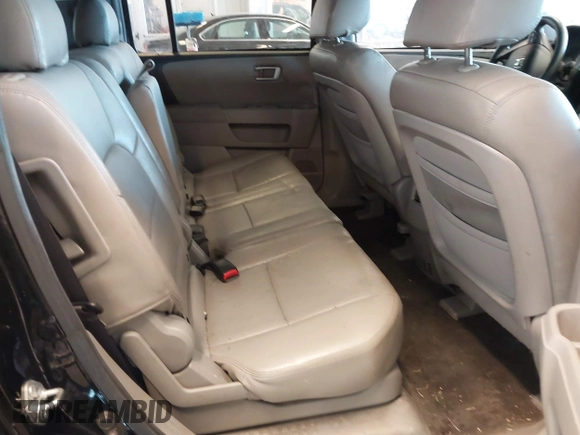 2011 Honda Pilot EX with VIN 5FNYF3H48BB055911, listed as a IAAI auction lot 41364335 with 165,445 mi miles and . Bid and sale history available at carsss.com. Image 8.