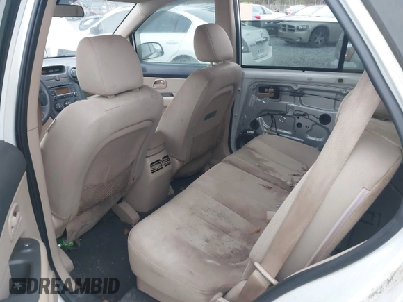 2009 Kia Rondo LX with VIN KNAFG526097252515, listed as a IAAI auction lot 41391949 with 174,583 mi miles. Bid and sale history available at carsss.com. Image 8.