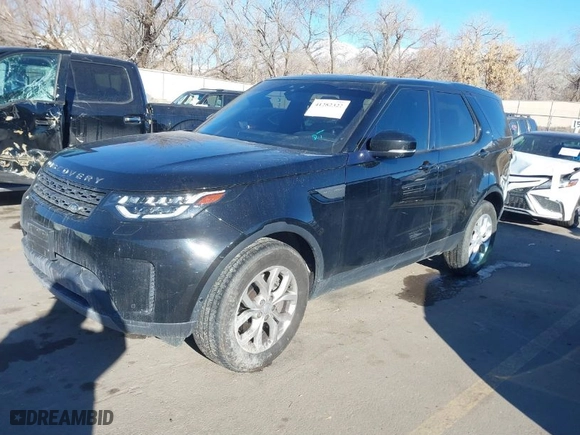 2020 Land Rover Discovery SE with VIN SALRG2RV7L2427268, listed as a IAAI auction lot 41282322 with 83,116 mi miles. Bid and sale history available at carsss.com. Image 2.