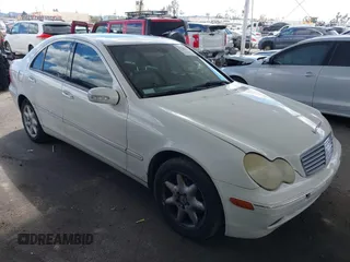2004 Mercedes-Benz C 240 z VIN WDBRF61JX4A628520, wystawiony jako IAAI lot #41788831 z przebiegiem 201 151 mil mil oraz . Historia ofert i sprzedaży dostępna na DreamBid. Obrazek 1.