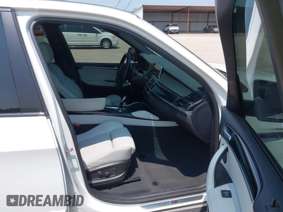 2010 BMW X5 M z VIN 5YMGY0C53ALK26006, wystawiony jako IAAI lot #42329794 z przebiegiem Nie podano mil oraz . Historia ofert i sprzedaży dostępna na DreamBid. Obrazek 5.