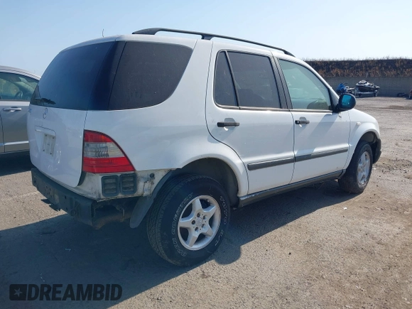 1998 Mercedes-Benz M 320/430/500 with VIN 4JGAB54E5WA045239, listed as a IAAI auction lot 42421933 with 174,208 mi miles and . Bid and sale history available at DreamBid. Image 4.