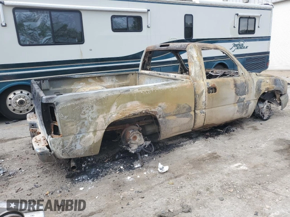 2003 Chevrolet Silverado 1500 LS with VIN 1GCEK14T43Z135461, listed as a Copart auction lot 62999924 with Not Provided miles and Non Repairable. Bid and sale history available at DreamBid. Image 3.