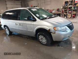 2007 Chrysler Town & Country LWB LX with VIN 2A4GP44R47R354107, listed as a IAAI auction lot 41982682 with 200,643 mi miles. Bid and sale history available at carsss.com. Image 1.