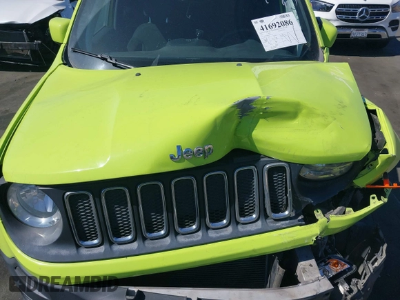 2018 Jeep Renegade Latitude with VIN ZACCJBBB0JPH45346, listed as a IAAI auction lot 41692086 with 98,103 mi miles and . Bid and sale history available at carsss.com. Image 10.