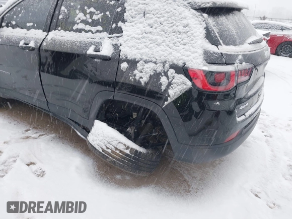 2020 Jeep Compass Latitude with VIN 3C4NJDBB8LT231115, listed as a IAAI auction lot 41254345 with 95,721 mi miles. Bid and sale history available at carsss.com. Image 6.