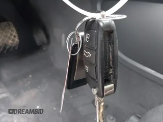 2015 Audi Q7 Premium Plus с VIN WA1LGAFE7FD027337, выставлен на аукционе IAAI как лот 42182400 с пробегом 82 269 миль миль и . История ставок и продаж доступна на DreamBid. Изображение 11.