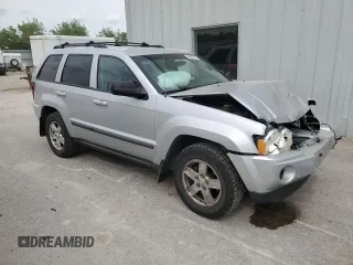 2007 Jeep Grand Cherokee Laredo z VIN 1J8GR48K37C617623, wystawiony jako Copart lot #55875115 z przebiegiem 117 588 mil mil oraz Szkoda całkowita • Salvage title. Historia ofert i sprzedaży dostępna na DreamBid. Obrazek 4.