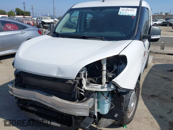 2019 Ram ProMaster City Cargo Tradesman z VIN ZFBHRFAB4K6N81095, wystawiony jako IAAI lot #42350761 z przebiegiem 93 324 mil mil oraz . Historia ofert i sprzedaży dostępna na DreamBid. Obrazek 6.
