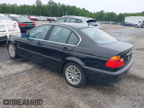 2000 BMW 3 Series 328i with VIN WBAAM5341YFR17507, listed as a IAAI auction lot 42434564 with 137,424 mi miles and . Bid and sale history available at DreamBid. Image 3.