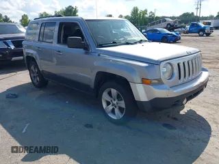 2015 Jeep Patriot High Altitude z VIN 1C4NJRFB9FD218004, wystawiony jako IAAI lot #42796917 z przebiegiem 155 452 mil mil oraz . Historia ofert i sprzedaży dostępna na DreamBid. Obrazek 1.