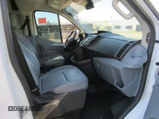 2018 Ford Transit z VIN 1FTYR1YG9JKA68352, wystawiony jako Copart lot #85918324 z przebiegiem 64 560 mil mil oraz Szkoda całkowita • Salvage title. Historia ofert i sprzedaży dostępna na DreamBid. Obrazek 5.