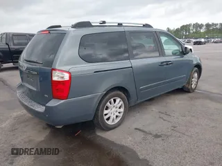 2006 Kia Sedona LX with VIN KNDMB233766015453, listed as a IAAI auction lot 41940305 with 189,319 mi miles. Bid and sale history available at carsss.com. Image 4.