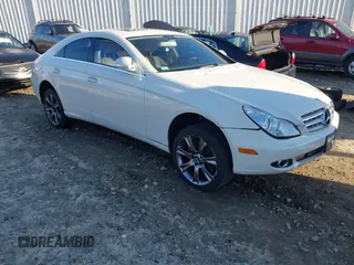 2008 Mercedes-Benz CLS 550 z VIN WDDDJ72X18A117065, wystawiony jako IAAI lot #41439543 z przebiegiem 147 357 mil mil oraz . Historia ofert i sprzedaży dostępna na DreamBid. Obrazek 1.