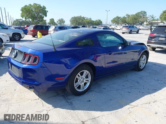 2013 Ford Mustang V6 with VIN 1ZVBP8AM5D5262560, listed as a IAAI auction lot 42136648 with 71,301 mi miles and . Bid and sale history available at carsss.com. Image 4.