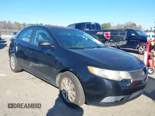 2011 Kia Forte EX z VIN KNAFU4A25B5373902, wystawiony jako IAAI lot #41110229 z przebiegiem 141 997 mil mil oraz . Historia ofert i sprzedaży dostępna na DreamBid. Obrazek 1.