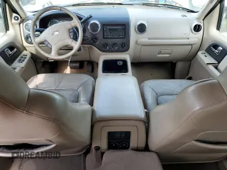 2005 Ford Expedition Special Service z VIN 1FMPU16525LA51707, wystawiony jako Copart lot #60884385 z przebiegiem 139 985 mil mil oraz Czysty tytuł • Clean title. Historia ofert i sprzedaży dostępna na DreamBid. Obrazek 8.