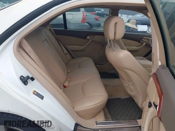 2005 Mercedes-Benz S 430 z VIN WDBNG70JX5A451696, wystawiony jako IAAI lot #42402391 z przebiegiem 174 030 mil mil oraz . Historia ofert i sprzedaży dostępna na DreamBid. Obrazek 8.