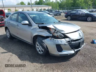 2012 Mazda 3 i Sport z VIN JM1BL1UG7C1530316, wystawiony jako IAAI lot #42161480 z przebiegiem 113 806 mil mil oraz . Historia ofert i sprzedaży dostępna na DreamBid. Obrazek 1.