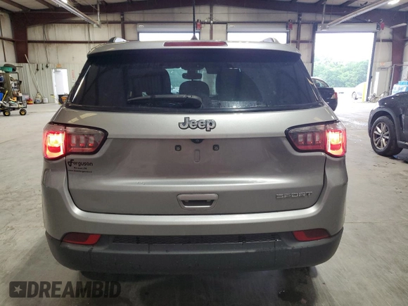2018 Jeep Compass Sport z VIN 3C4NJCAB7JT240638, wystawiony jako Copart lot #58987085 z przebiegiem 70 310 mil mil oraz Szkoda całkowita • Salvage title. Historia ofert i sprzedaży dostępna na DreamBid. Obrazek 6.