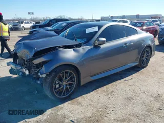 2014 Infiniti Q60 Coupe Journey with VIN JN1CV6EK9EM111709, listed as a IAAI auction lot 41207393 with 33,094 mi miles. Bid and sale history available at carsss.com. Image 2.