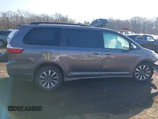 2018 Toyota Sienna XLE with VIN 5TDDZ3DCXJS199733, listed as a IAAI auction lot 41357266 with 66,692 mi miles. Bid and sale history available at carsss.com. Image 13.