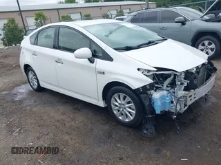 2014 Toyota Prius с VIN JTDKN3DP6E3055058, выставлен на аукционе IAAI как лот 42233555 с пробегом 133 718 миль миль и . История ставок и продаж доступна на DreamBid. Изображение 1.