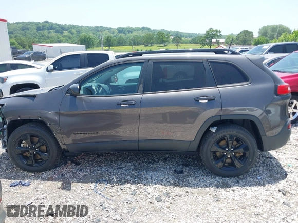 2018 Jeep Cherokee Latitude z VIN 1C4PJMCB8JD568944, wystawiony jako IAAI lot #42244217 z przebiegiem 34 945 mil mil oraz . Historia ofert i sprzedaży dostępna na DreamBid. Obrazek 14.