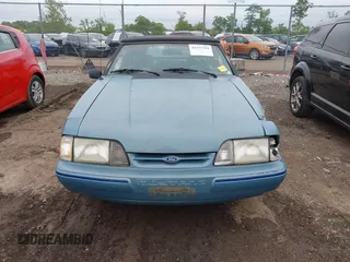 1993 Ford Mustang с VIN 1FACP44M3PF212921, выставлен на аукционе IAAI как лот 42337259 с пробегом 11 452 миль миль и . История ставок и продаж доступна на DreamBid. Изображение 12.