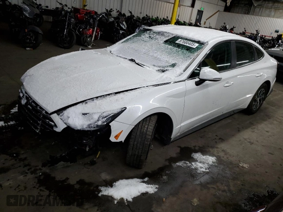 2021 Hyundai Sonata Hybrid Blue with VIN KMHL24JJ4MA021239, listed as a Copart auction lot 87680405 with 106,964 mi miles and Salvage Title. Bid and sale history available at carsss.com. Image 1.