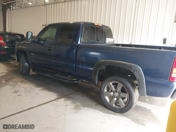 1999 Chevrolet Silverado 1500 LS with VIN 2GCEC19W4X1234733, listed as a IAAI auction lot 41893288 with 158,825 mi miles. Bid and sale history available at carsss.com. Image 3.