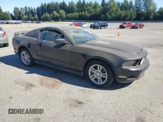 2011 Ford Mustang V6 with VIN 1ZVBP8AM5B5110386, listed as a Copart auction lot 64086075 with 90,081 mi miles and Clean title. Bid and sale history available at DreamBid. Image 4.