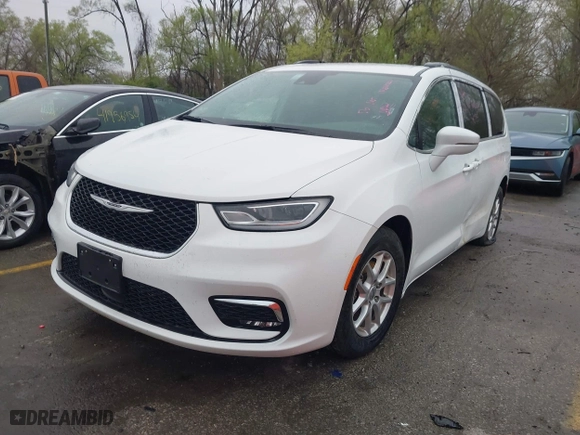 2022 Chrysler Pacifica Touring L with VIN 2C4RC1BG0NR197862, listed as a IAAI auction lot 41956881 with 72,576 mi miles. Bid and sale history available at carsss.com. Image 16.
