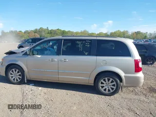 2013 Chrysler Town & Country Touring with VIN 2C4RC1BG7DR621665, listed as a IAAI auction lot 42133109 with 135,898 mi miles and . Bid and sale history available at DreamBid. Image 14.