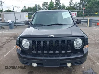 2017 Jeep Patriot Sport z VIN 1C4NJPBA3HD102608, wystawiony jako IAAI lot #42346928 z przebiegiem 149 438 mil mil oraz . Historia ofert i sprzedaży dostępna na DreamBid. Obrazek 12.