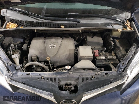 2018 Toyota Sienna LE с VIN 5TDJZ3DC3JS197731, выставлен на аукционе Copart как лот 79896244 с пробегом 63 077 миль миль и Списание • Salvage title. История ставок и продаж доступна на DreamBid. Изображение 13.