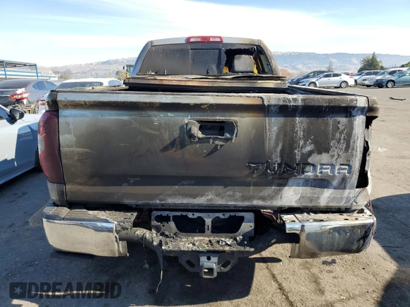 2016 Toyota Tundra SR5 z VIN 5TFRY5F11GX210251, wystawiony jako Copart lot #84218974 z przebiegiem 53 047 mil mil oraz Szkoda całkowita • Salvage title. Historia ofert i sprzedaży dostępna na DreamBid. Obrazek 6.