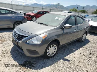 2016 Nissan Versa SV z VIN 3N1CN7AP1GL871542, wystawiony jako Copart lot #59985745 z przebiegiem 70 484 mil mil oraz Czysty tytuł • Clean title. Historia ofert i sprzedaży dostępna na DreamBid. Obrazek 1.