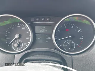 2011 Mercedes-Benz M 350 z VIN 4JGBB8GB1BA723079, wystawiony jako IAAI lot #41951237 z przebiegiem 182 577 mil mil oraz . Historia ofert i sprzedaży dostępna na DreamBid. Obrazek 7.